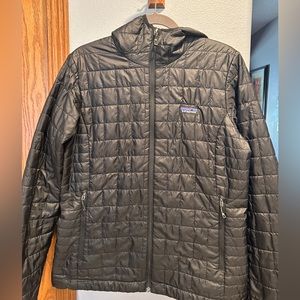 Womens Patagonia nano puff jacket (black) with hood size (L)